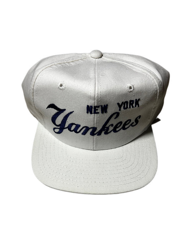 YANKEES SCRIPT SNAPBACK HAT