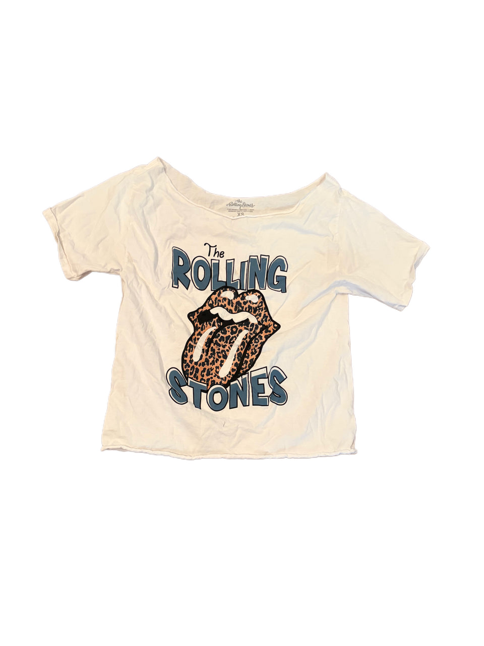 WOMEN'S CREAM COLORED RAW HEM LEOPARD PRINT ROLLING STONES LIP GRAPHIC SHIRT