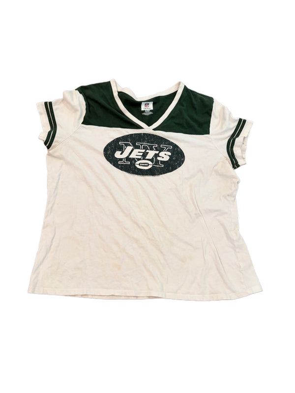 WOMEN'S WHITE AND GREEN NEW YORK JETS TEAM APPAREL V NECK DISTRESSED LOGO SHIRT