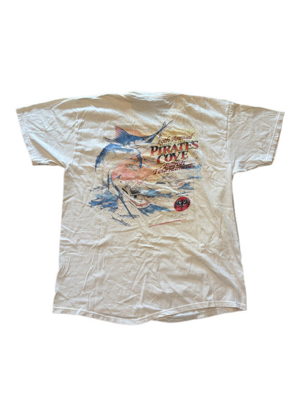 RETRO 2002 PIRATES COVE BILLFISH TOURNAMENT POCKET GRAPHIC TEE
